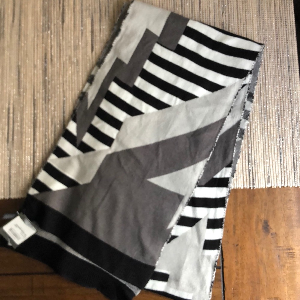 Tarnish Scarf New with tags